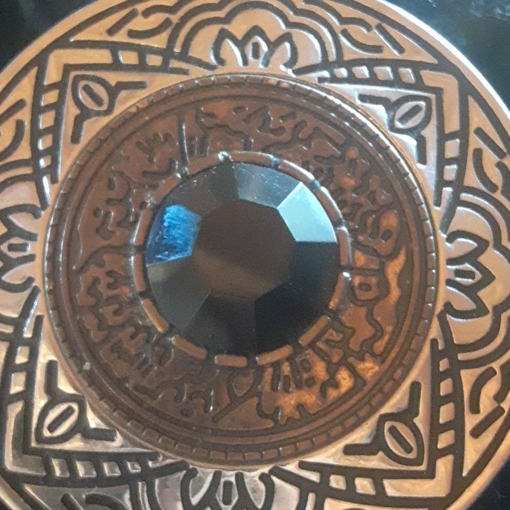 Intricate Black and Silver Tone Pendant - Picture 2 of 6